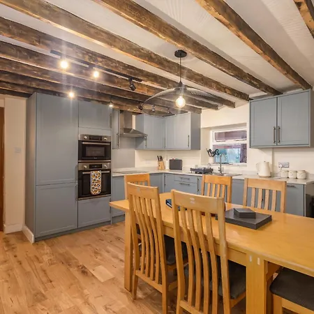 Dom wakacyjny The Old Farm Shop *